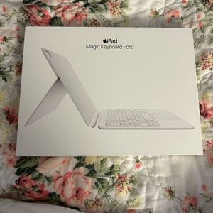 iPad 10 generation magic folio keyboard